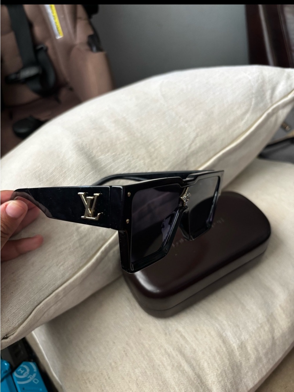 LV Black Cyclone Sunglasses - Picture 3 of 6